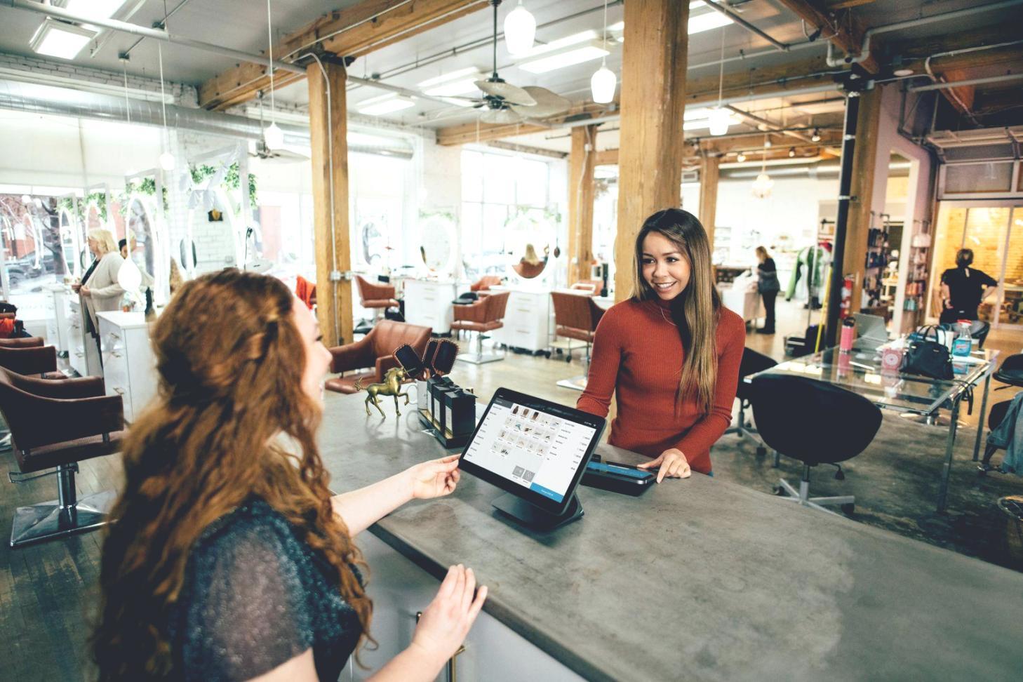 Análisis financiero profesional con gráficos de mercado